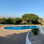 Holiday Near The Sea דירה *