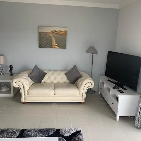 Holiday Near The Sea Apartmán *