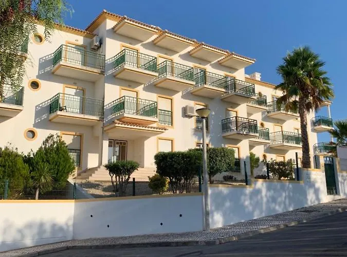 Holiday Near The Sea Apartament *